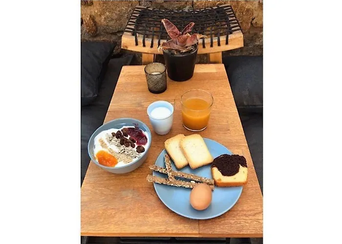 Sea Rock & Sky Private 3* Merchia Beach