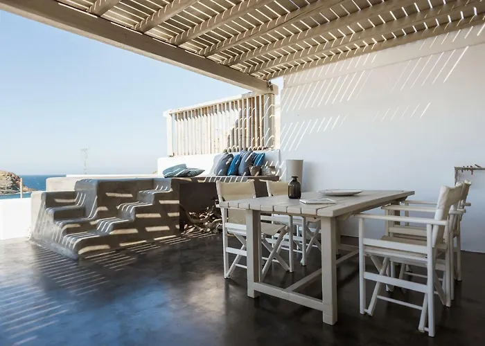 Sea Rock & Sky Private Aparthotel